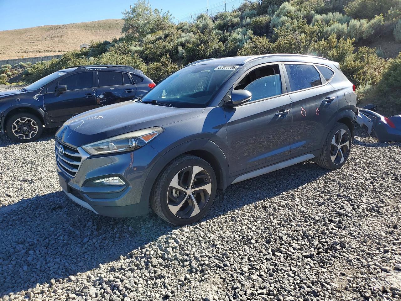 Salvage Hyundai TUCSON Image