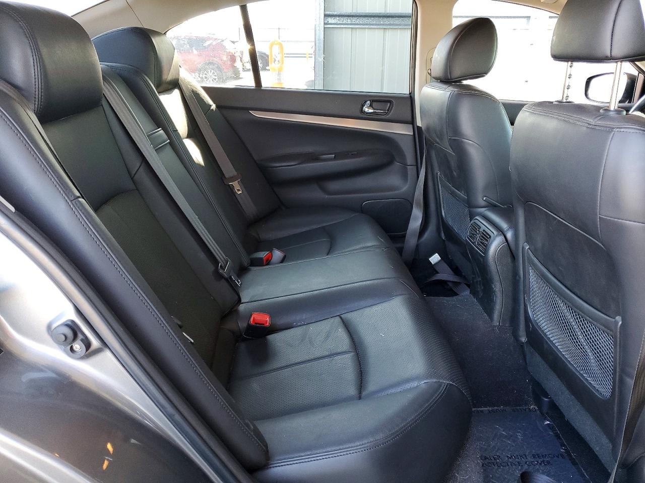 INFINITI Q40 Base