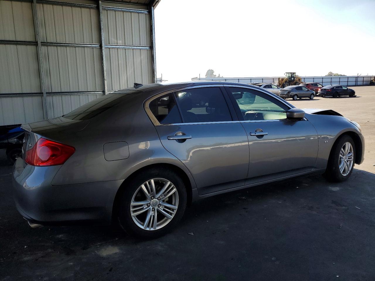 INFINITI Q40 Base