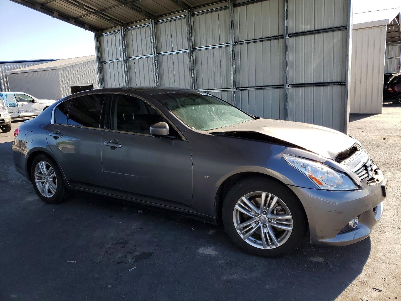 INFINITI Q40 Base