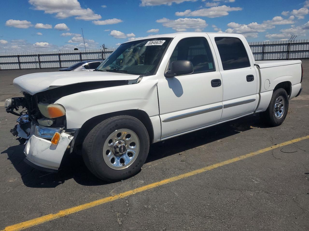 Salvage GMC Sierra Image
