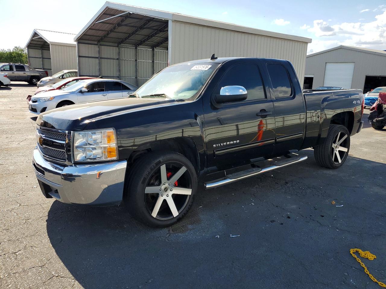 Salvage Chevrolet Silverado Image