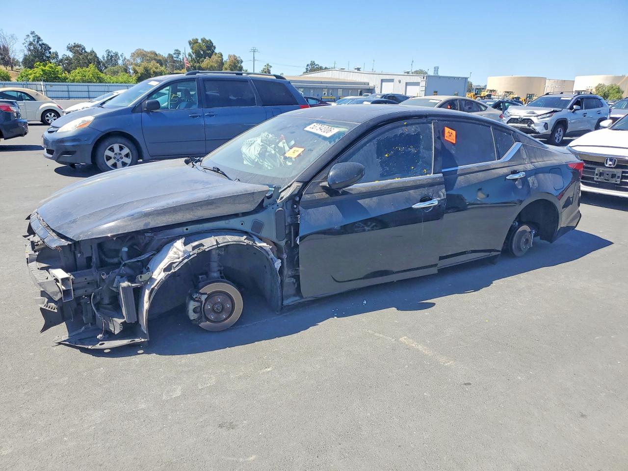 Salvage Nissan Altima Image