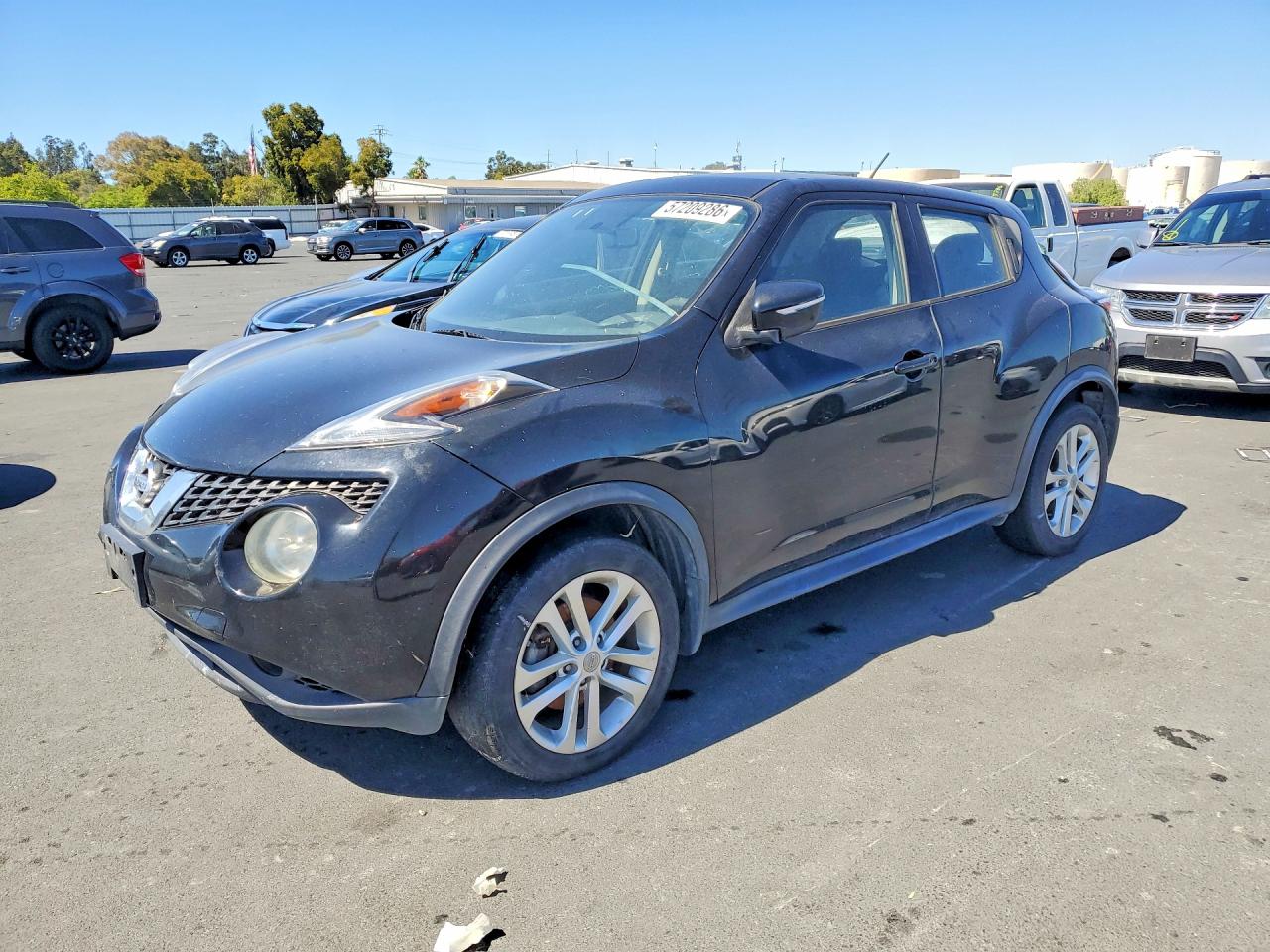 Salvage Nissan JUKE Image