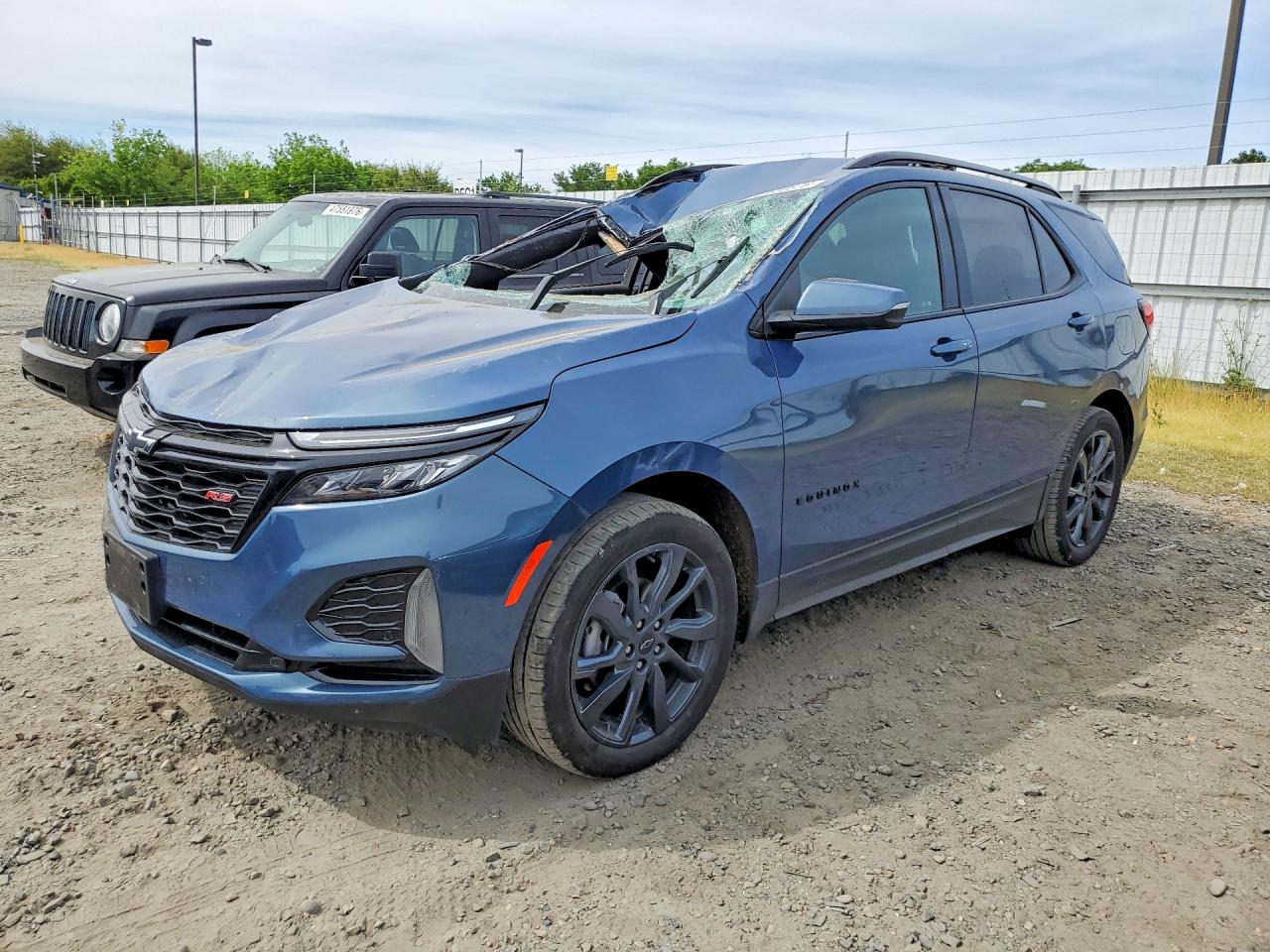 Salvage Chevrolet Equinox Image