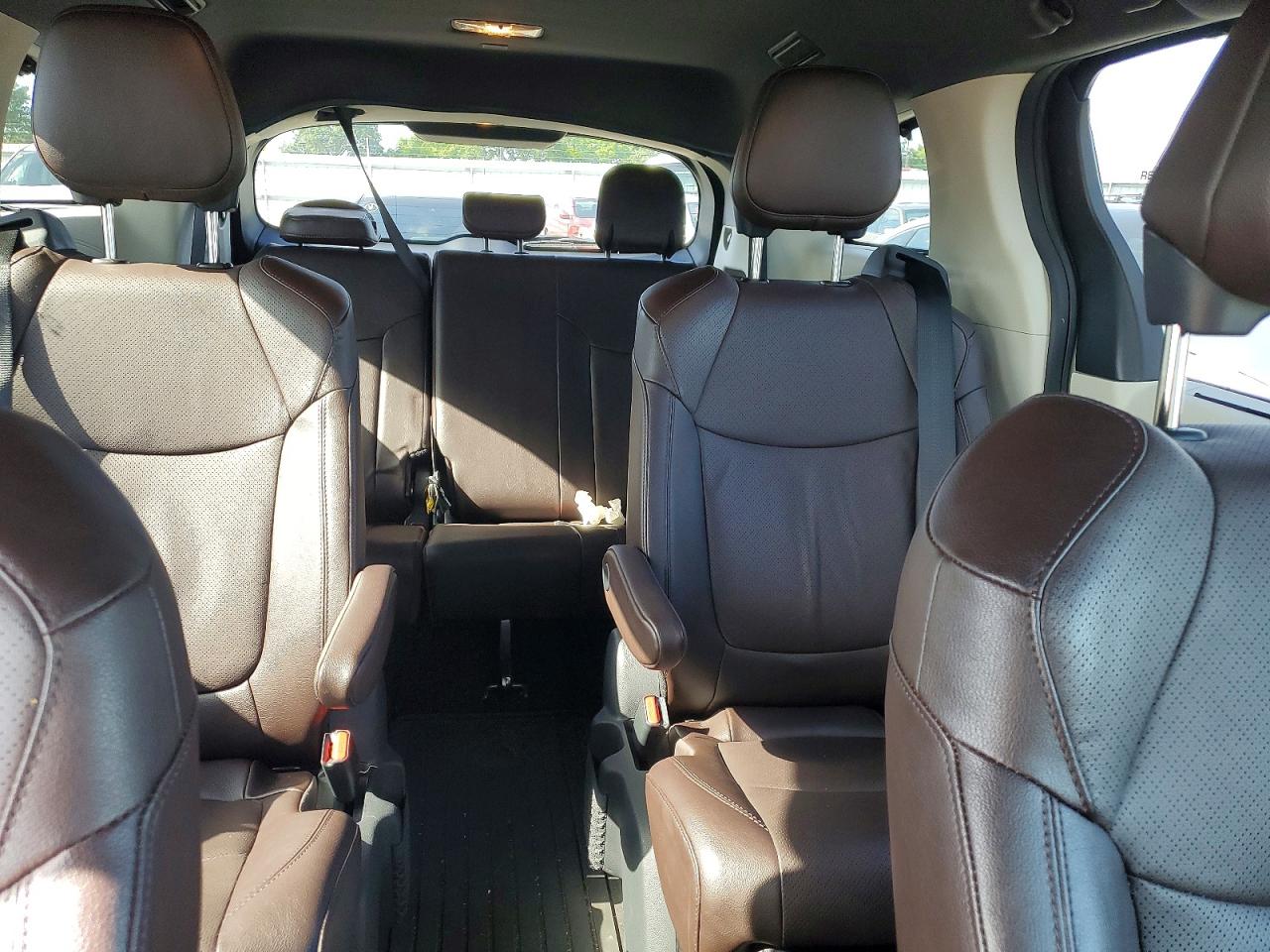 Toyota Sienna Platinum 7-passenger