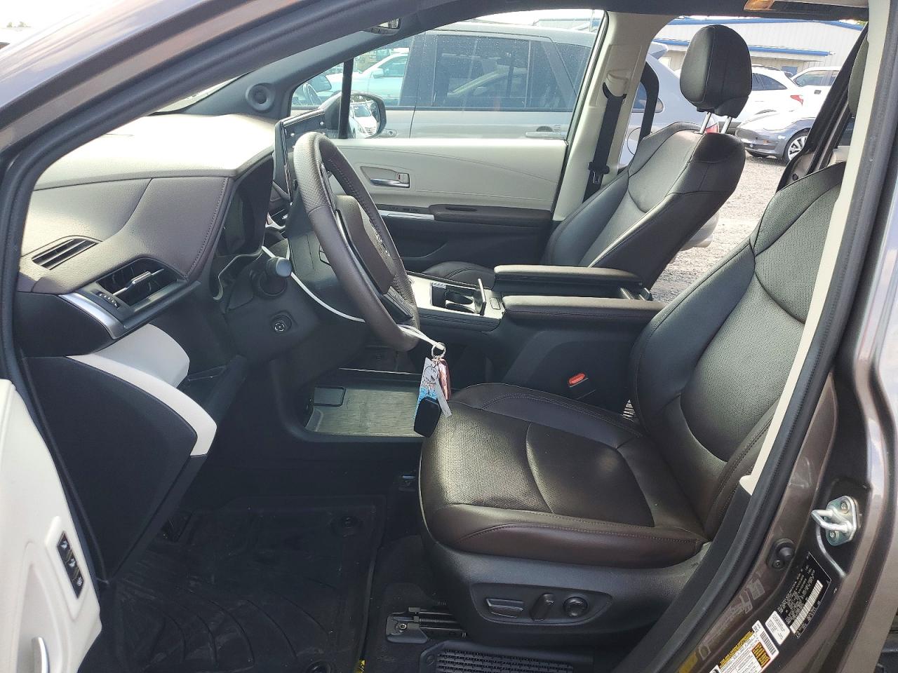 Toyota Sienna Platinum 7-passenger