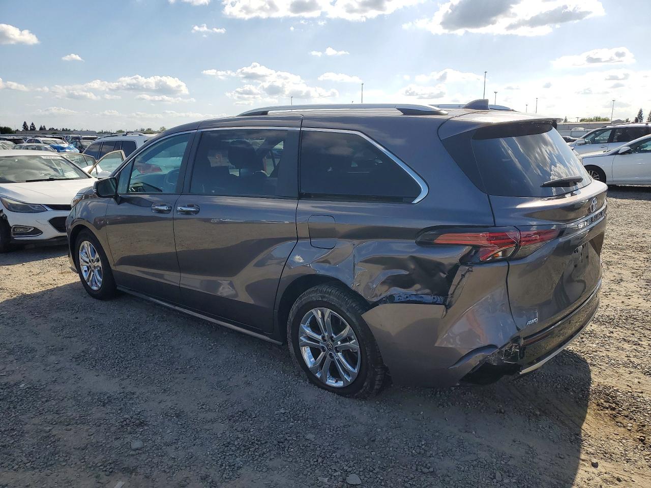 Toyota Sienna Platinum 7-passenger