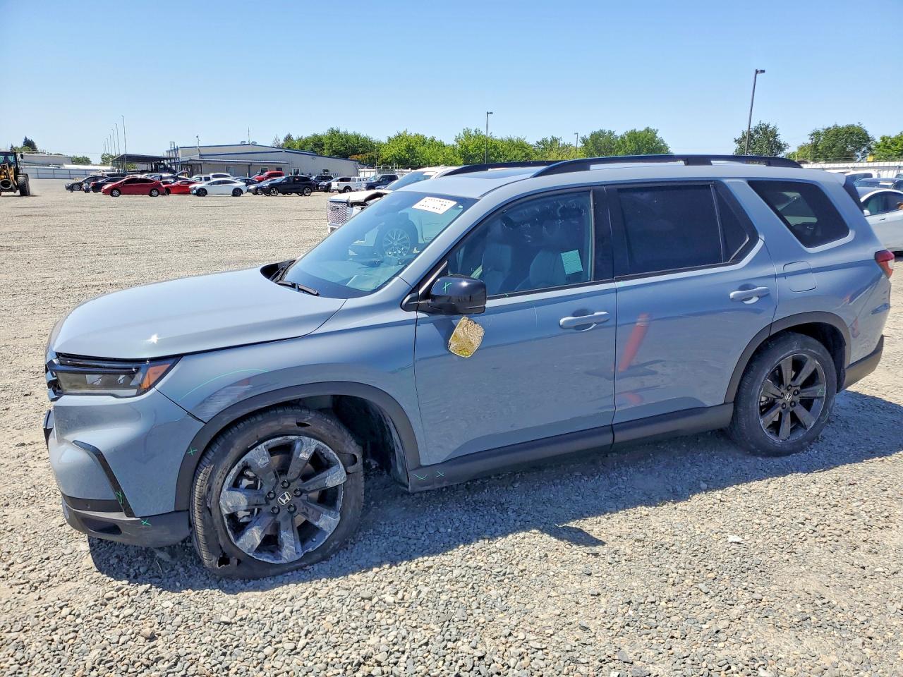 Salvage Honda Pilot Image