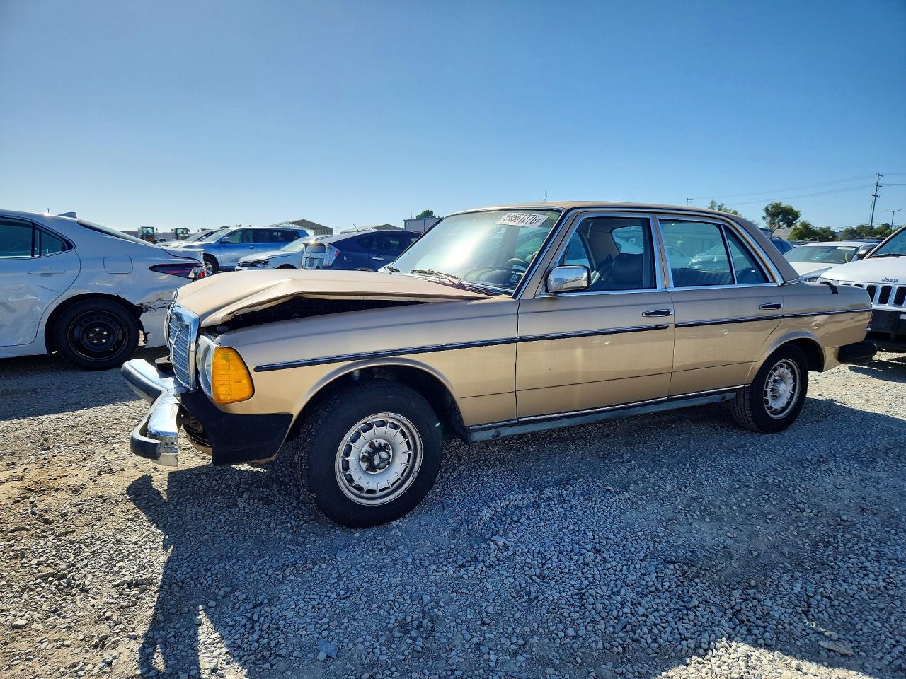 Salvage Mercedes-Benz 300-Class Image