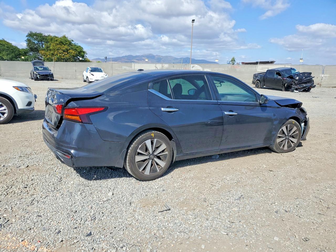 Nissan Altima Sv