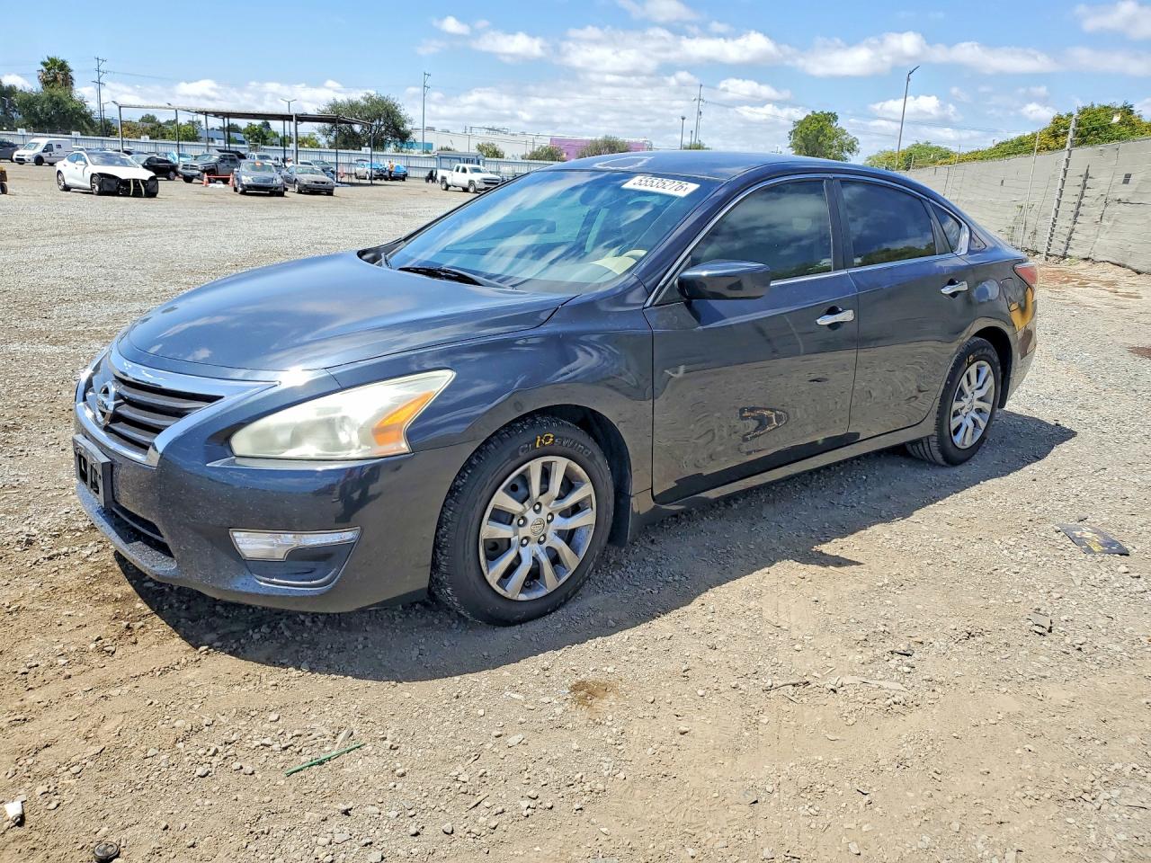 Salvage Nissan Altima Image