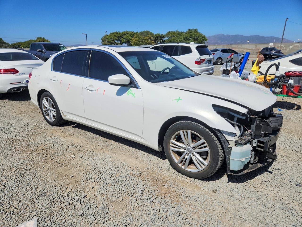 INFINITI G37 Journey