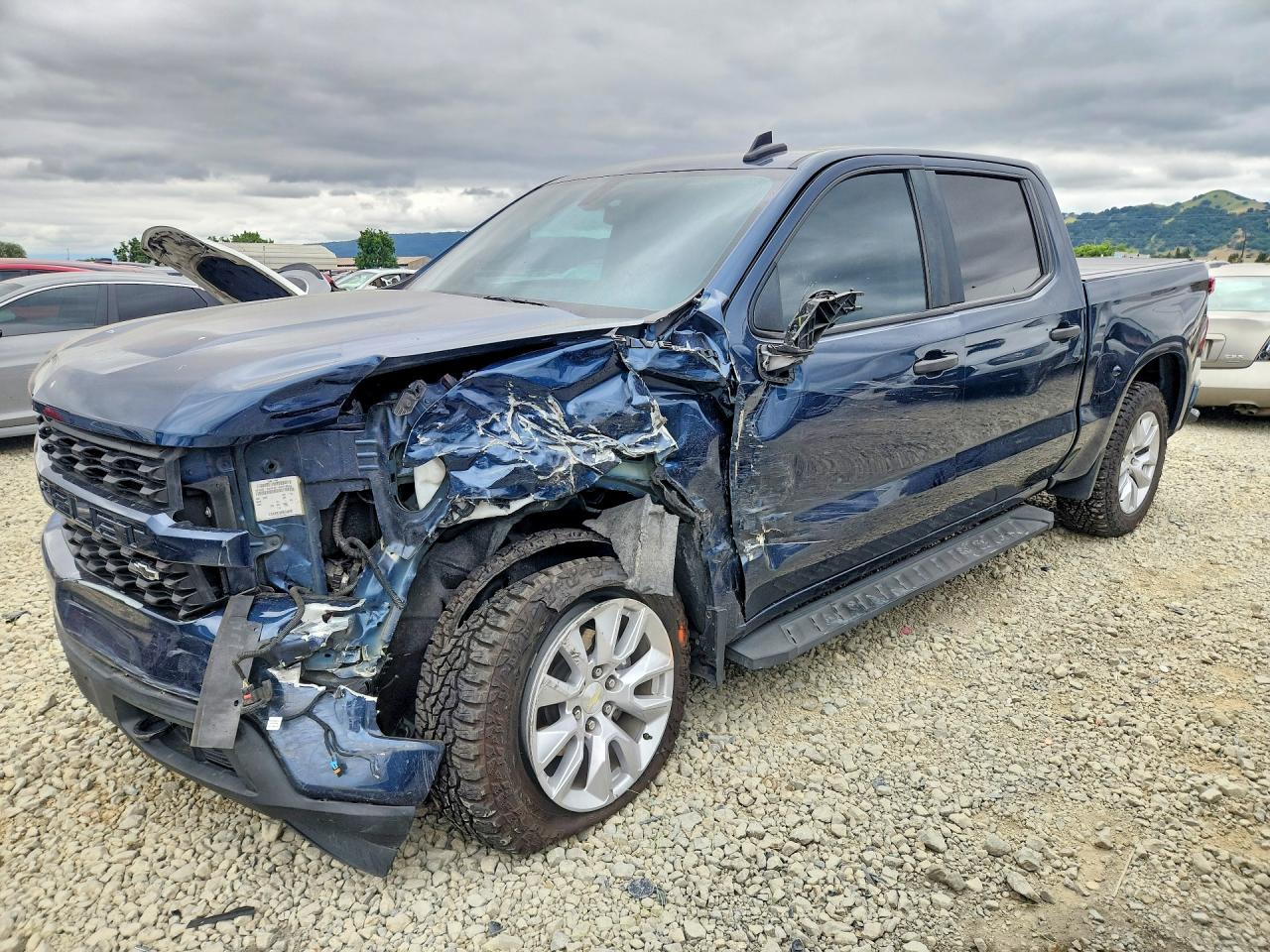Salvage Chevrolet Silverado Image