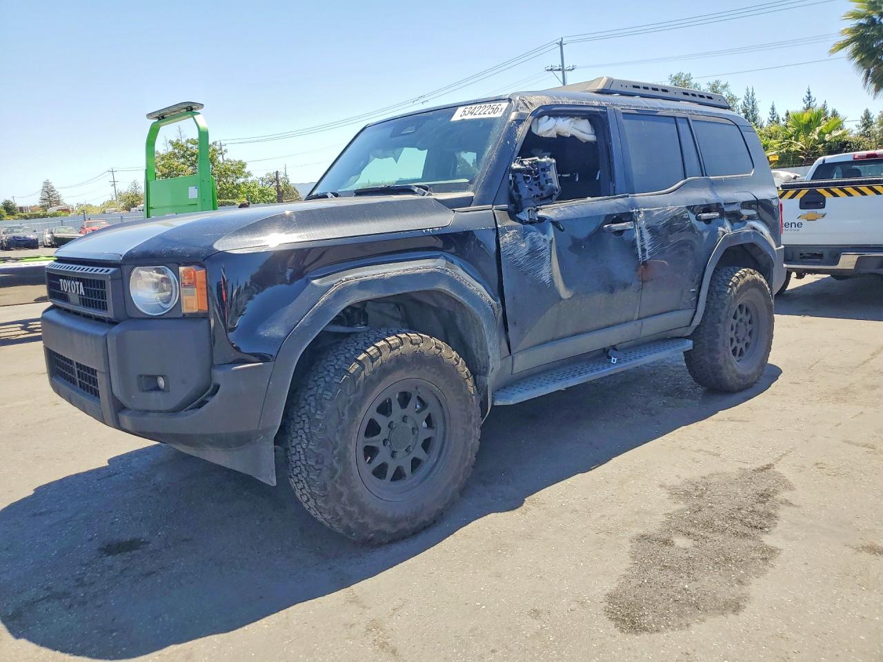 Salvage Toyota Land Cruis Image
