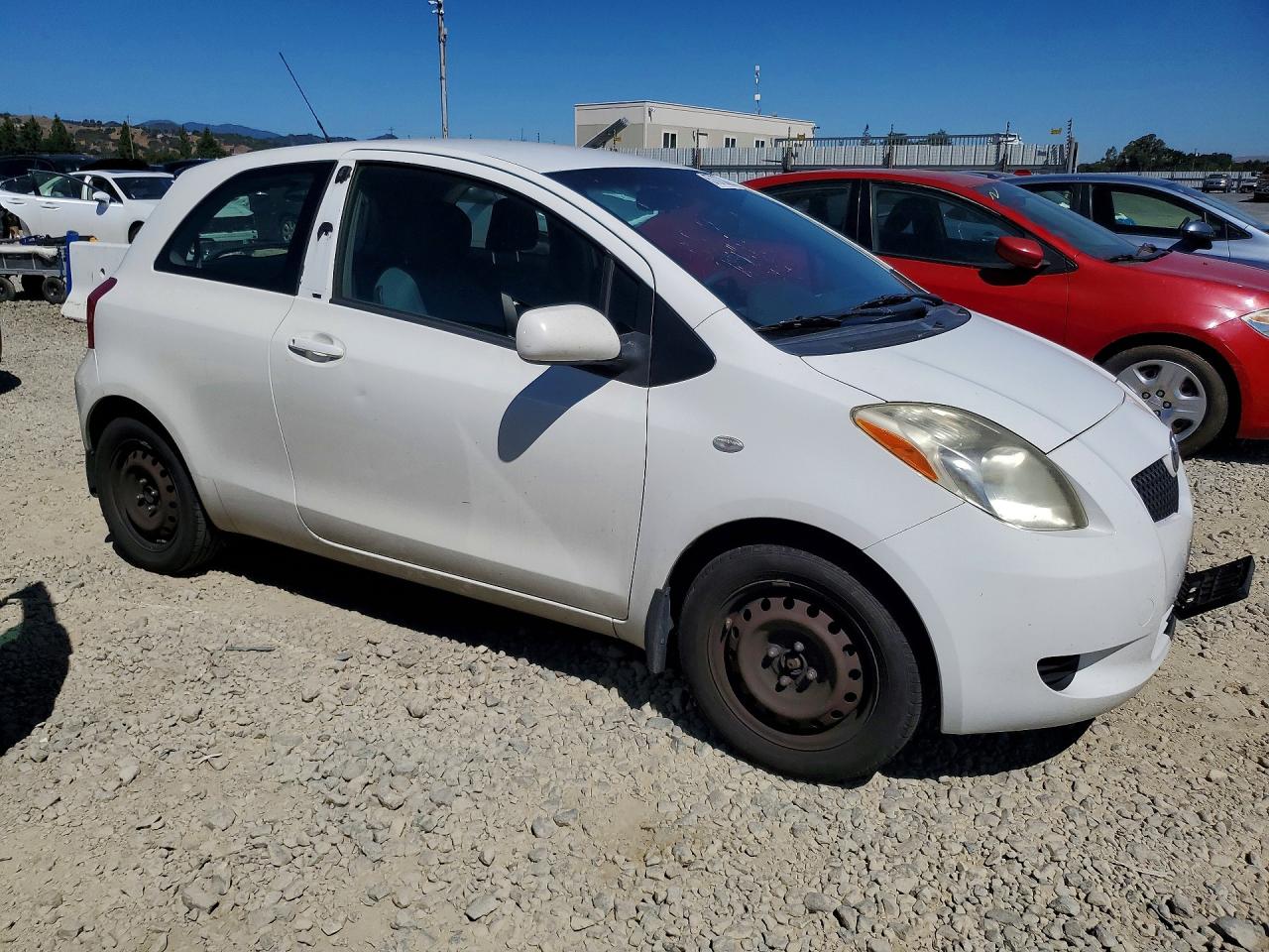 Toyota Yaris Base