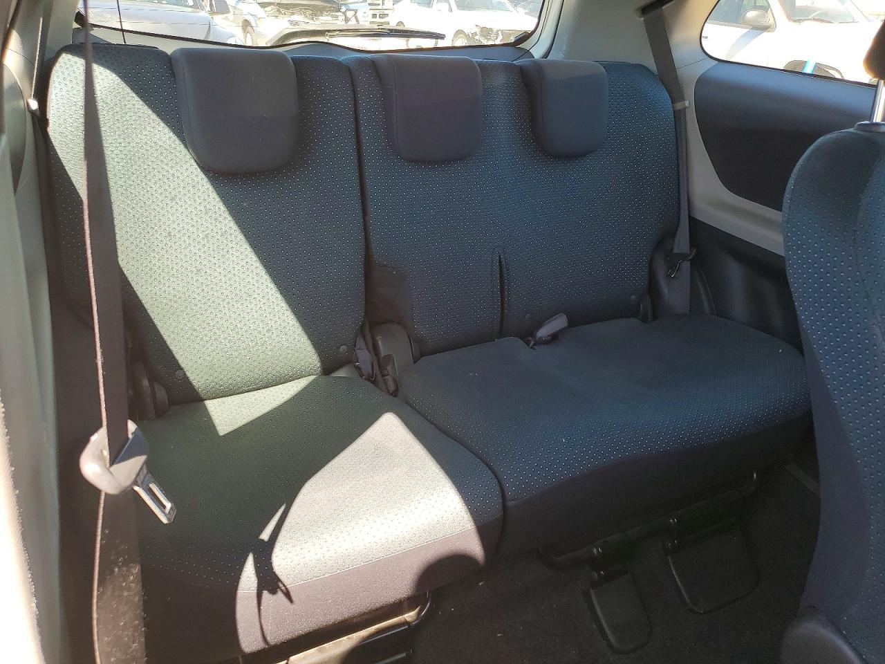 Toyota Yaris Base