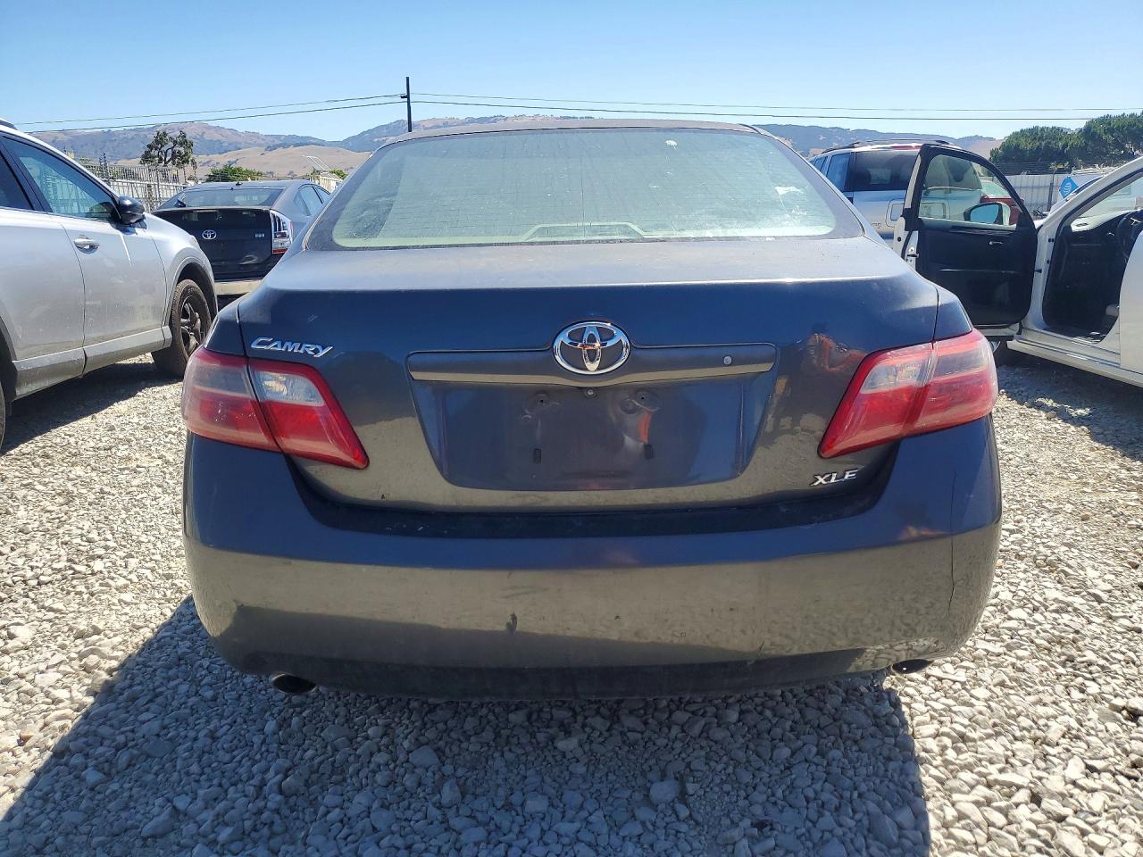Toyota Camry Xle V6