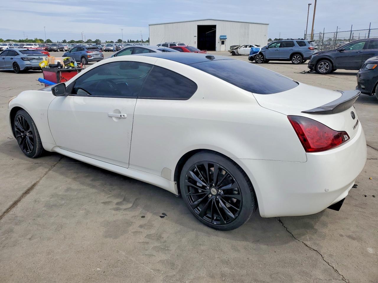 INFINITI G37 Base