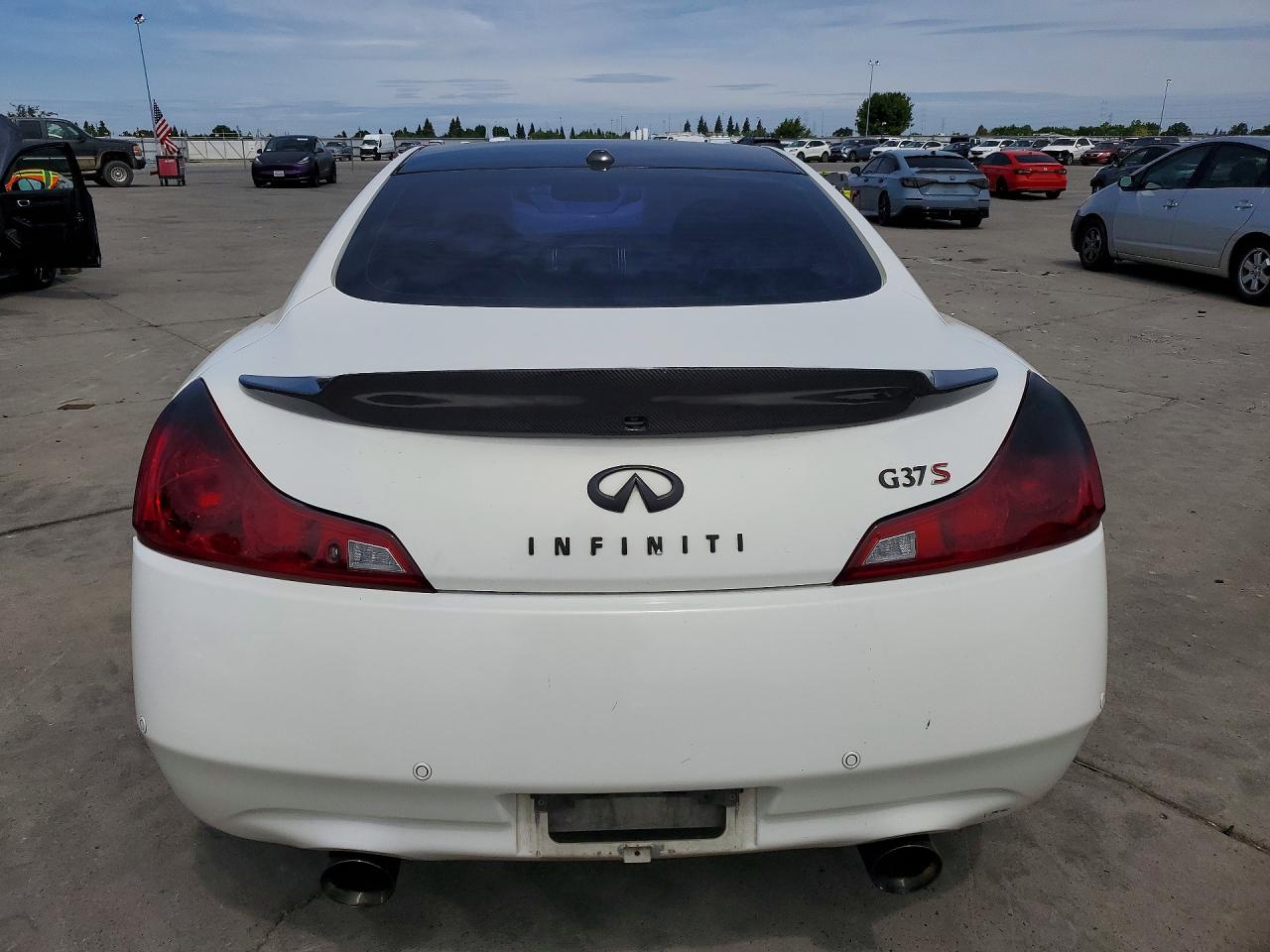 INFINITI G37 Base