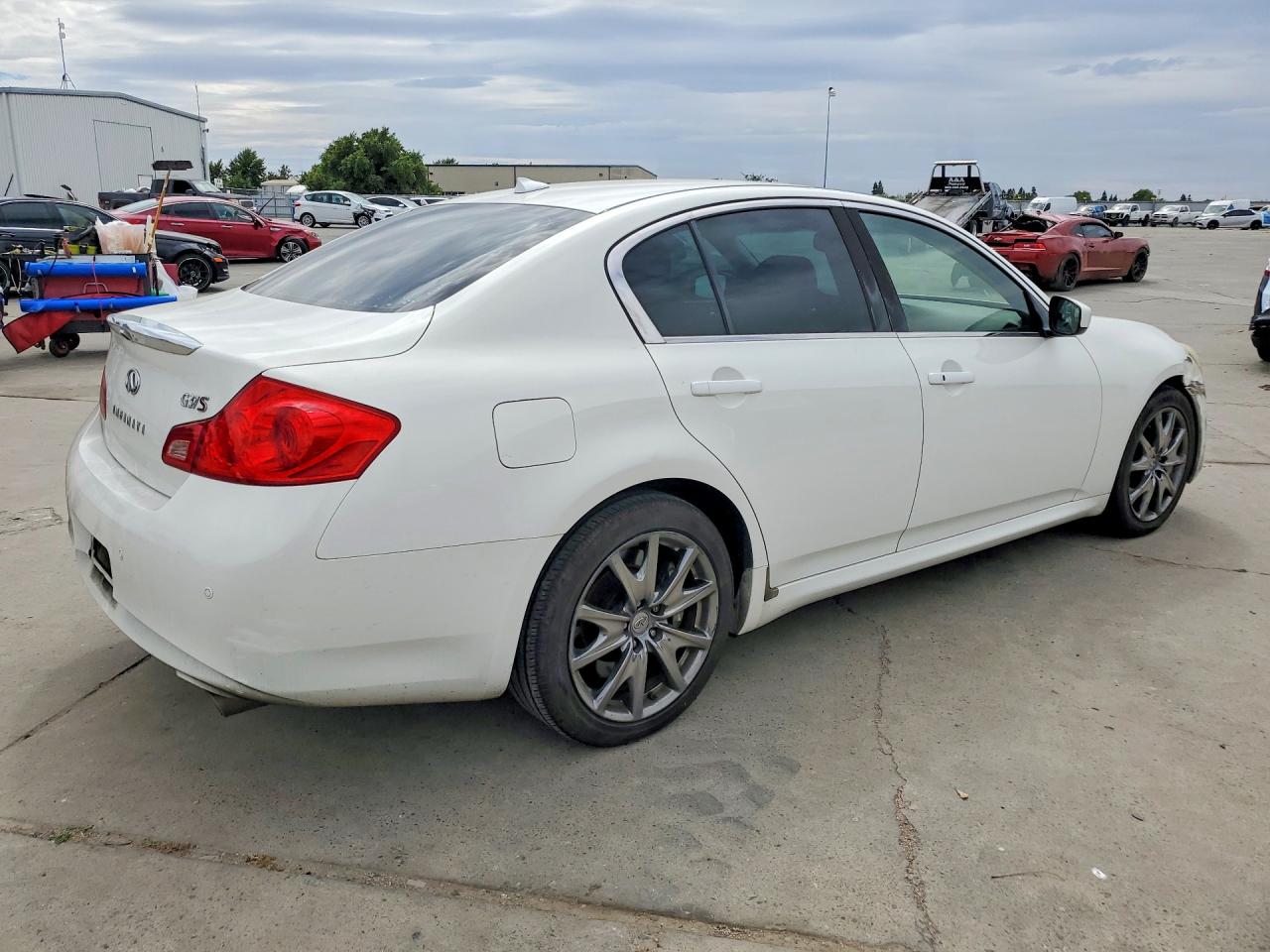 INFINITI G37 Journey