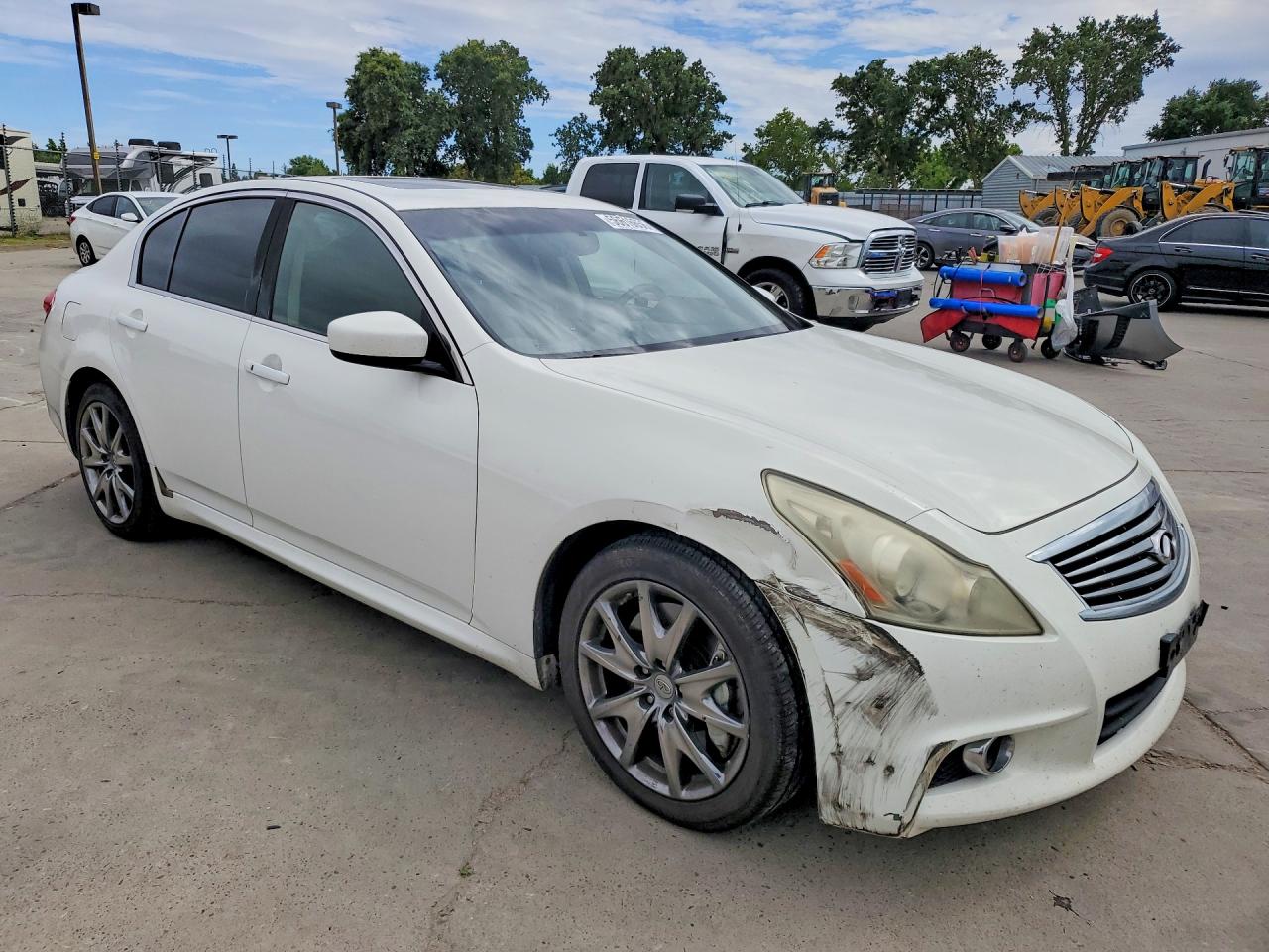 INFINITI G37 Journey