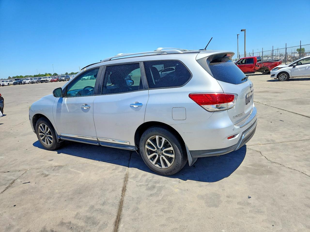 Nissan Pathfinder S