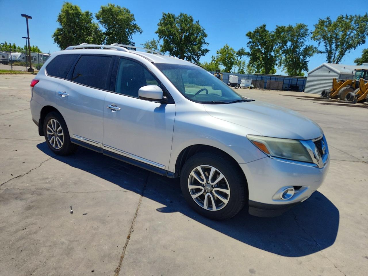 Nissan Pathfinder S