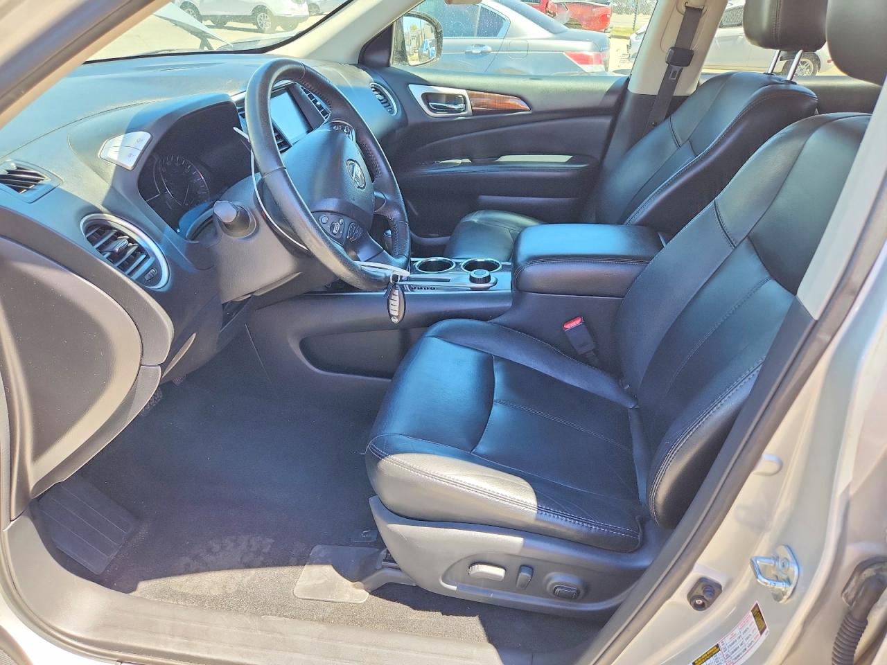 Nissan Pathfinder S