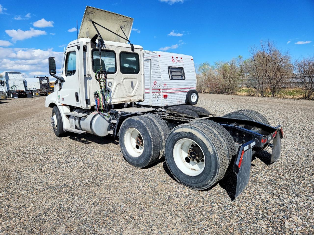 Freightliner Cascadia 126
