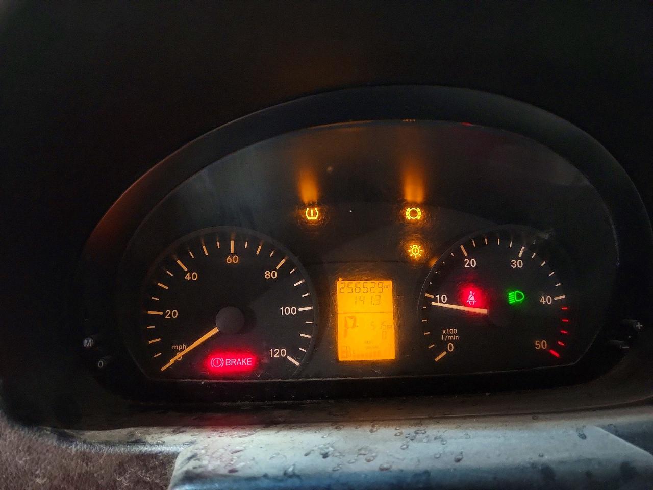 Mercedes-Benz Sprinter 2500