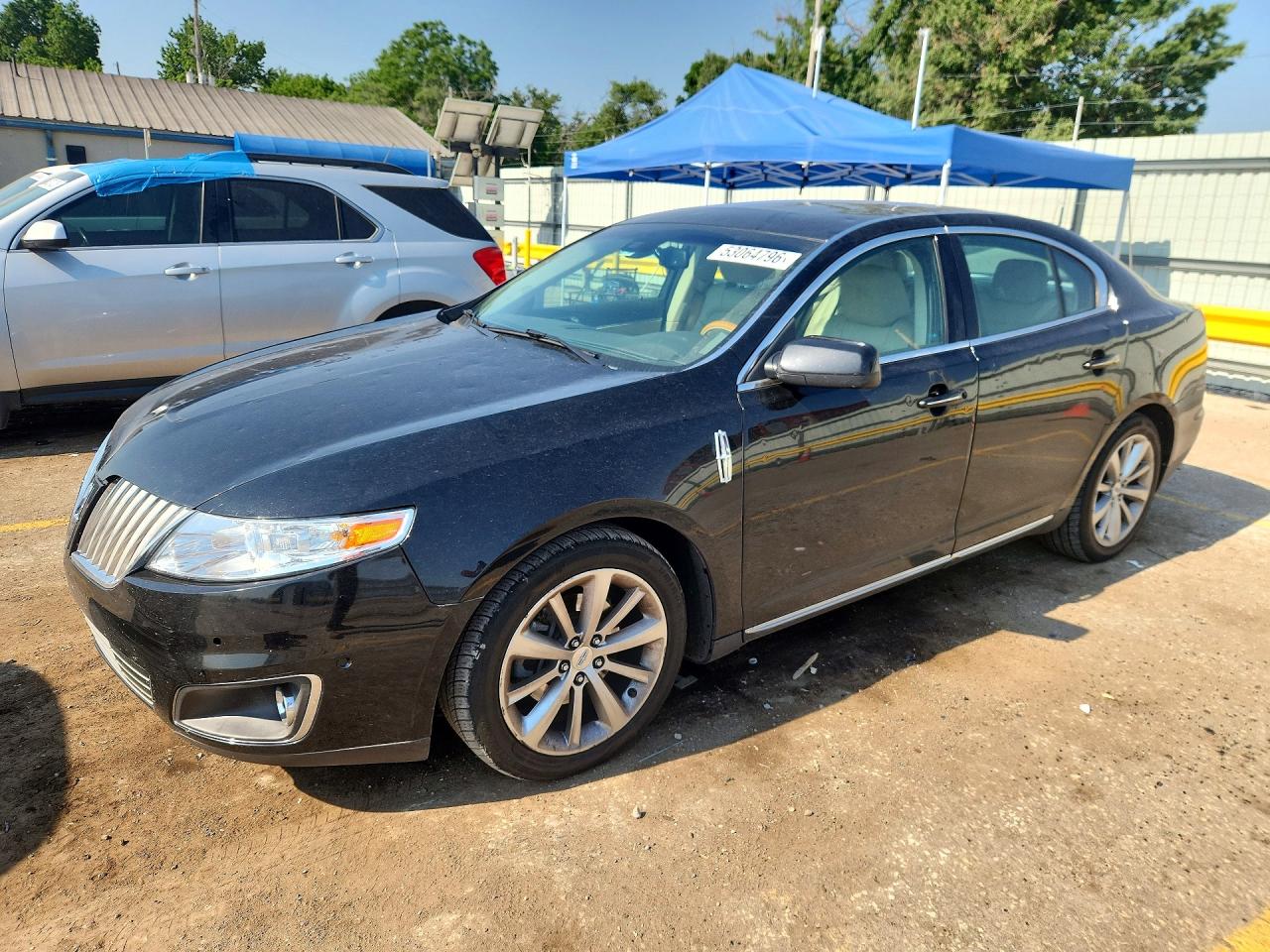 Salvage Lincoln MKS Image