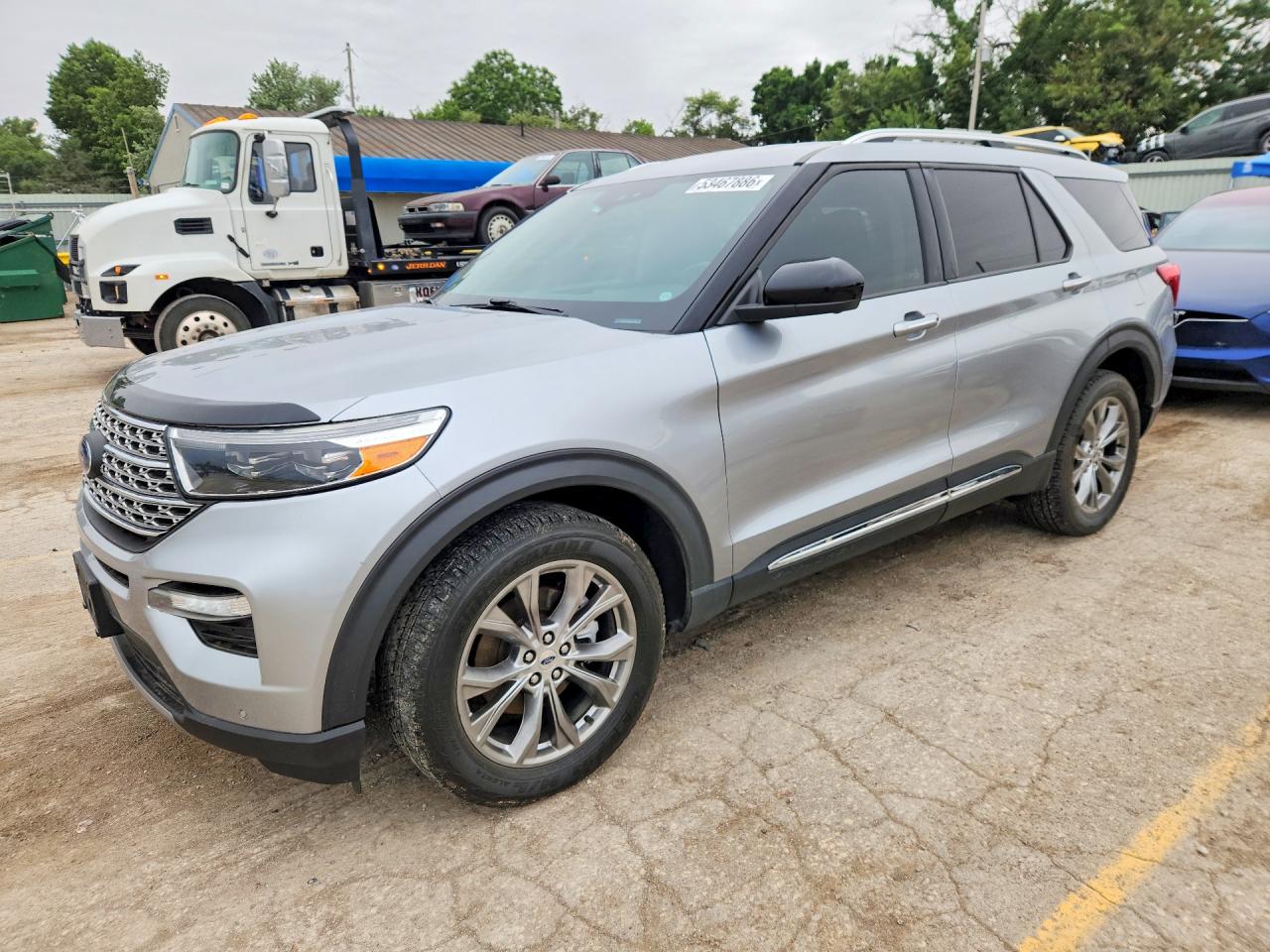 Salvage Ford Explorer Image