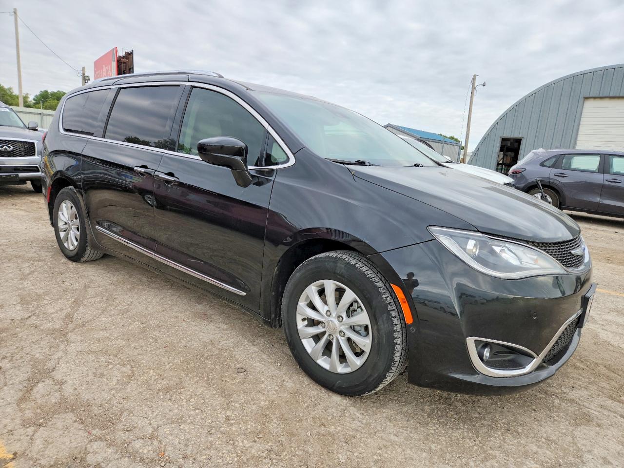 Chrysler Pacifica Touring L Plus