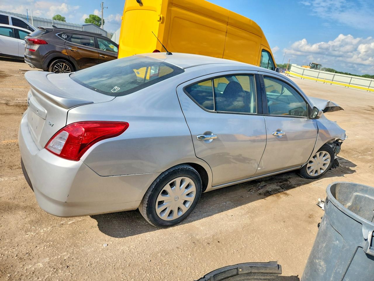 Nissan Versa Sv