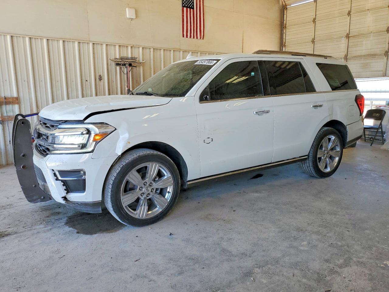 Salvage Ford Expedition Image