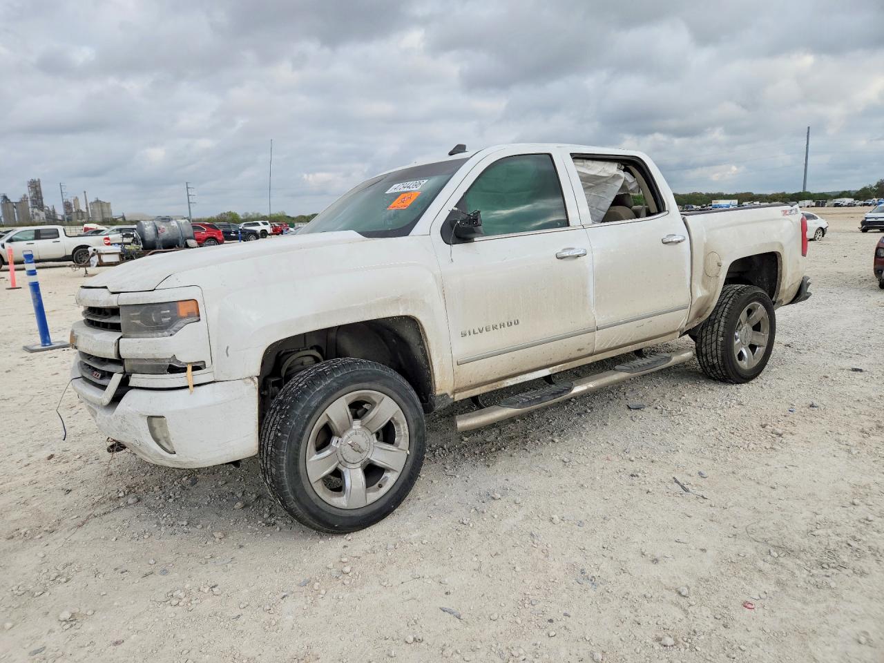 Salvage Chevrolet Silverado Image