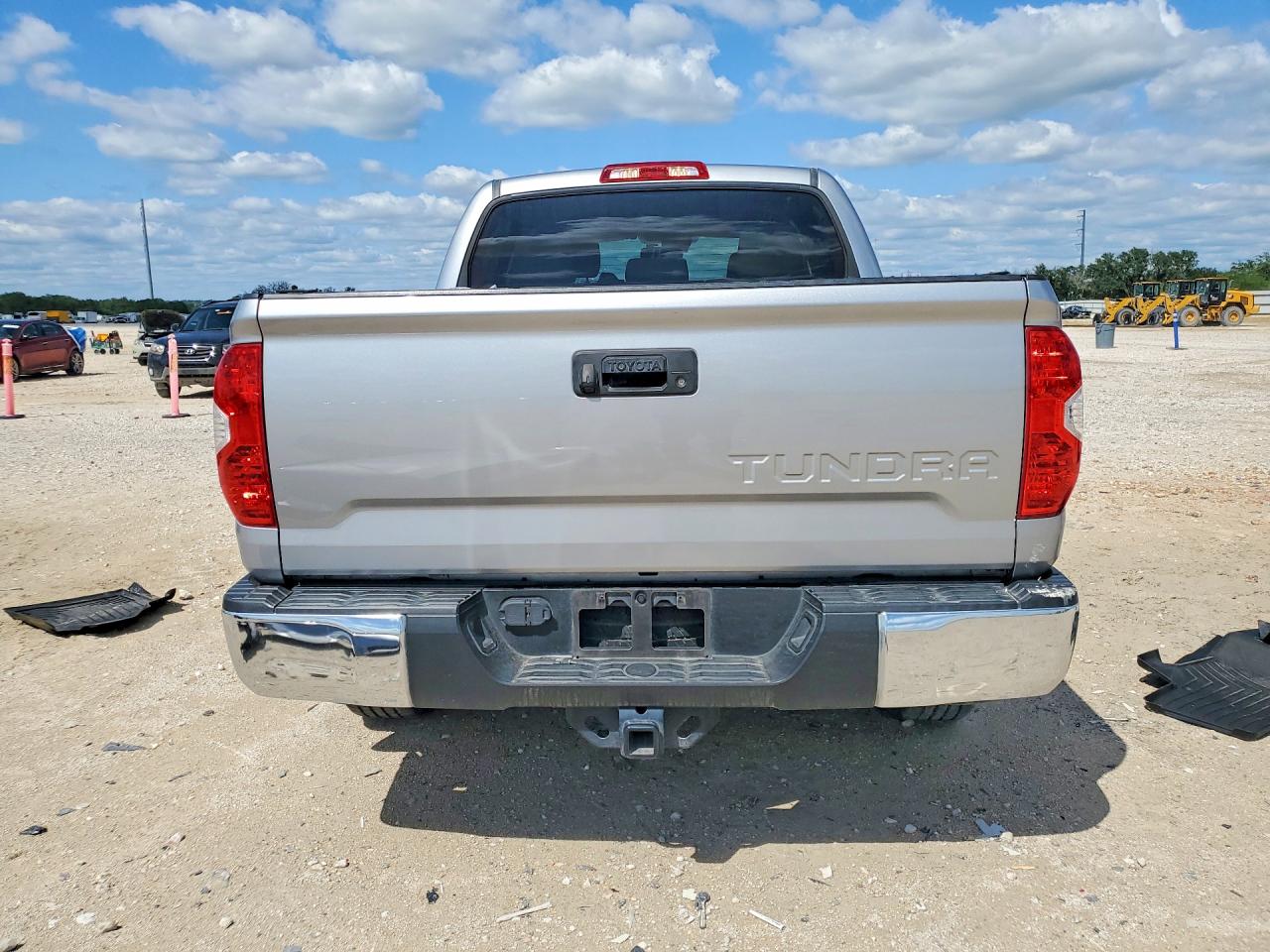 Toyota Tundra Crewmax Sr5