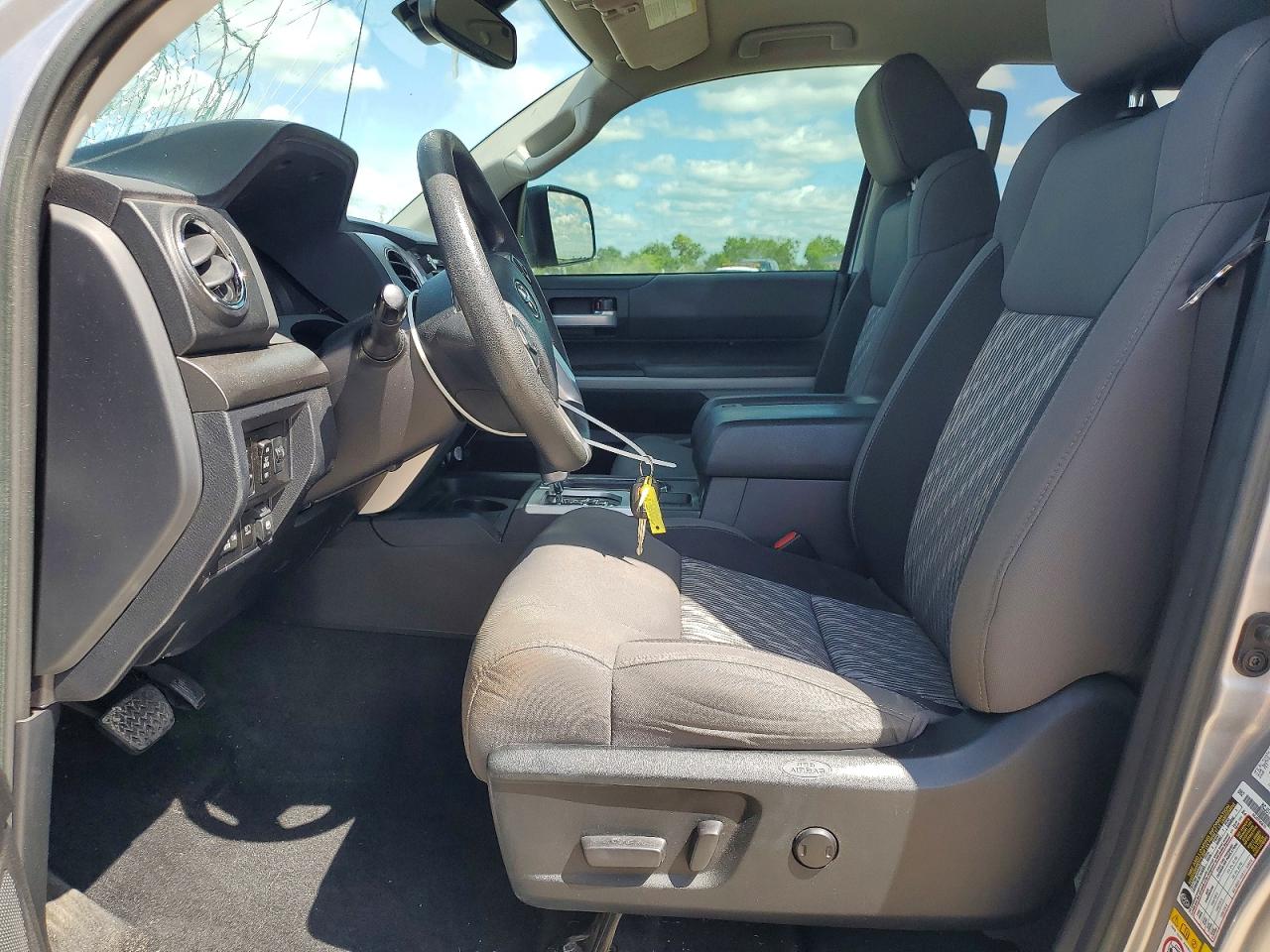 Toyota Tundra Crewmax Sr5