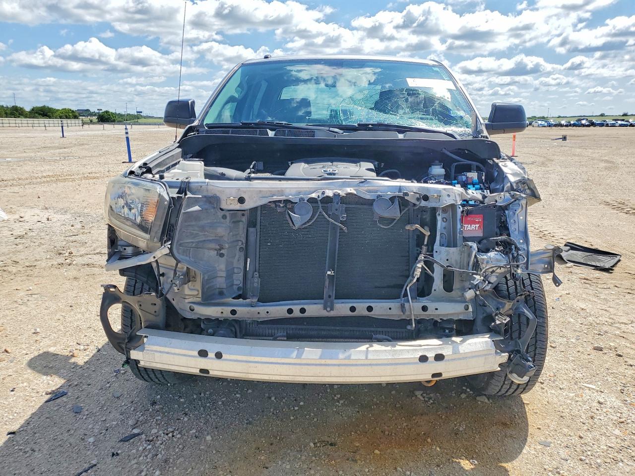 Toyota Tundra Crewmax Sr5