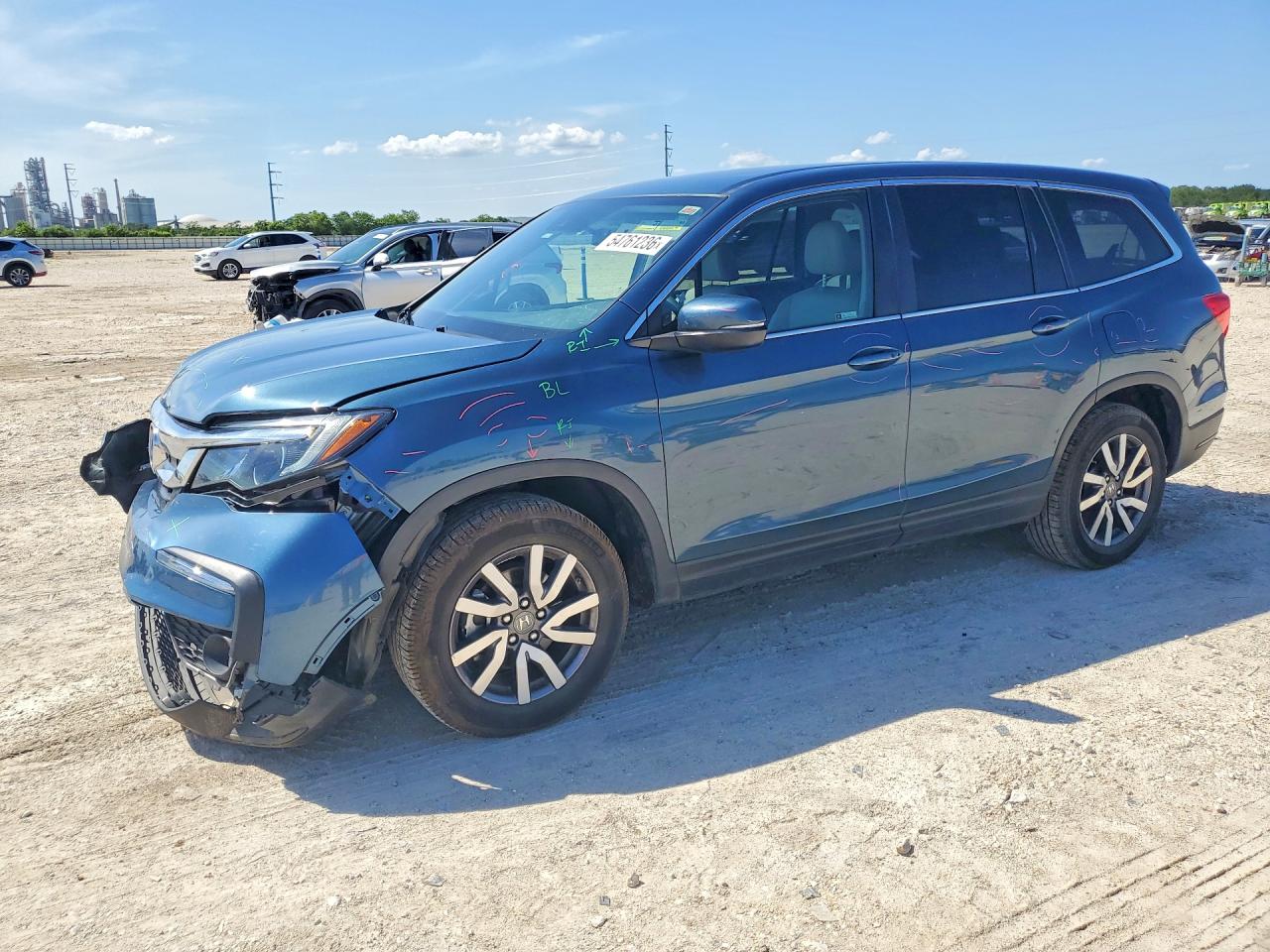 Salvage Honda Pilot Image