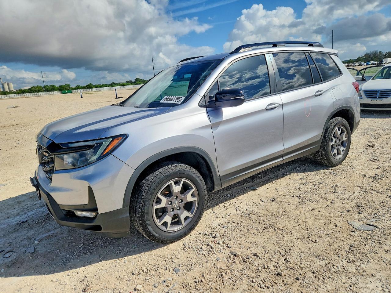 Salvage Honda Passport Image