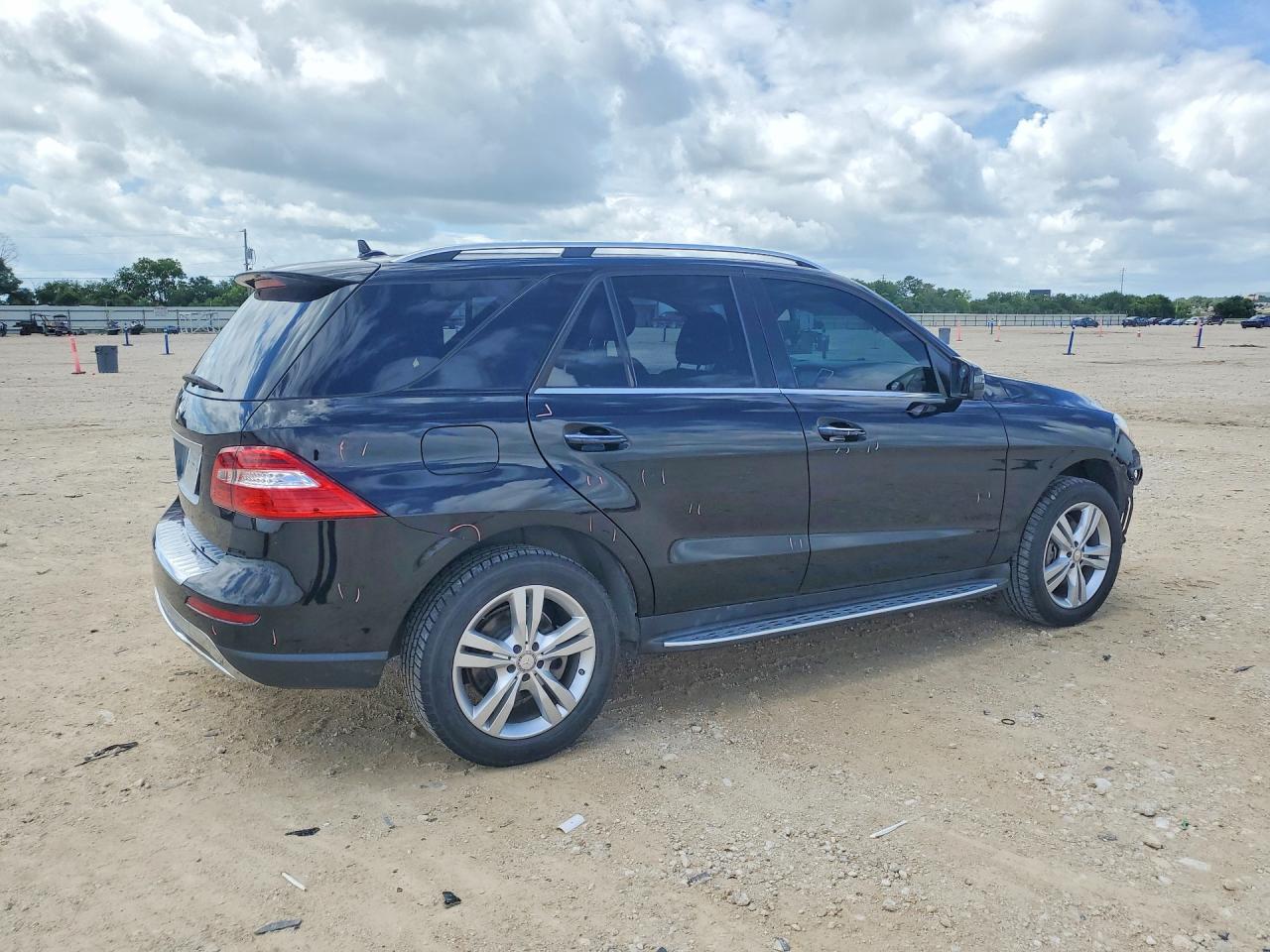 Mercedes-Benz M-Class 350