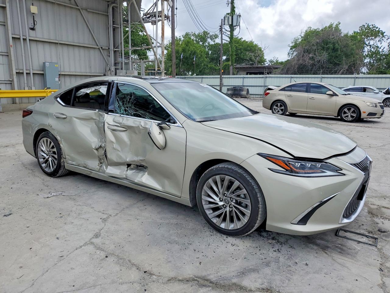 Lexus Es Ultra Luxury