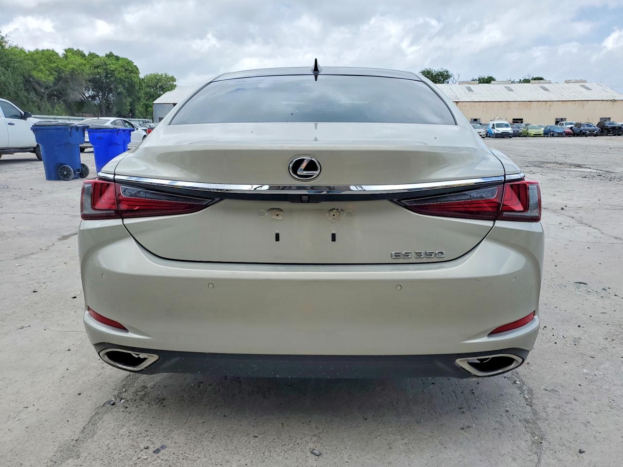 Lexus Es Ultra Luxury