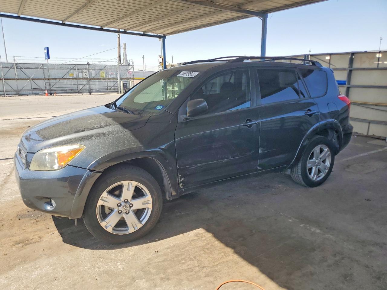 Salvage Toyota RAV4 Image