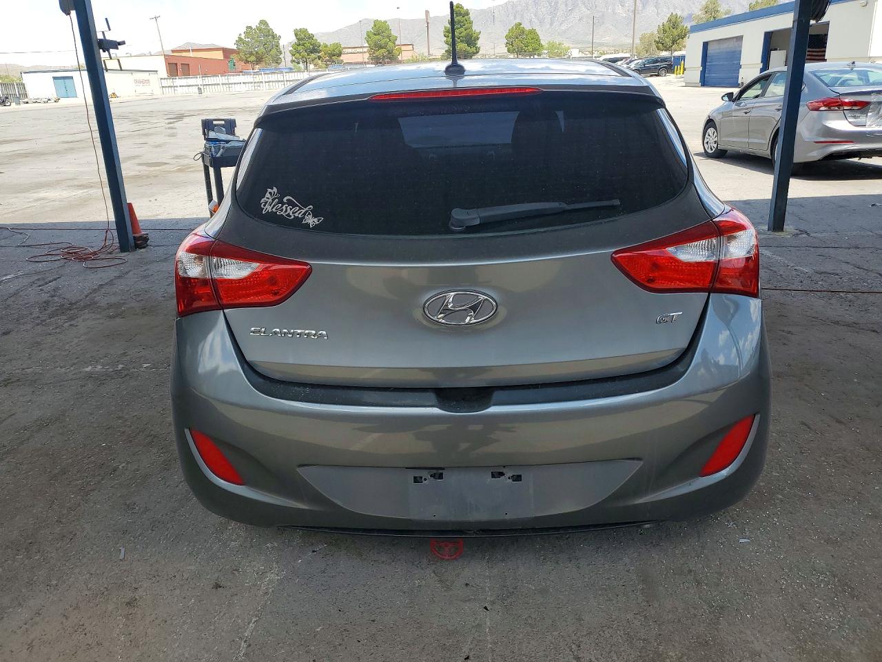 Hyundai ELANTRA Base