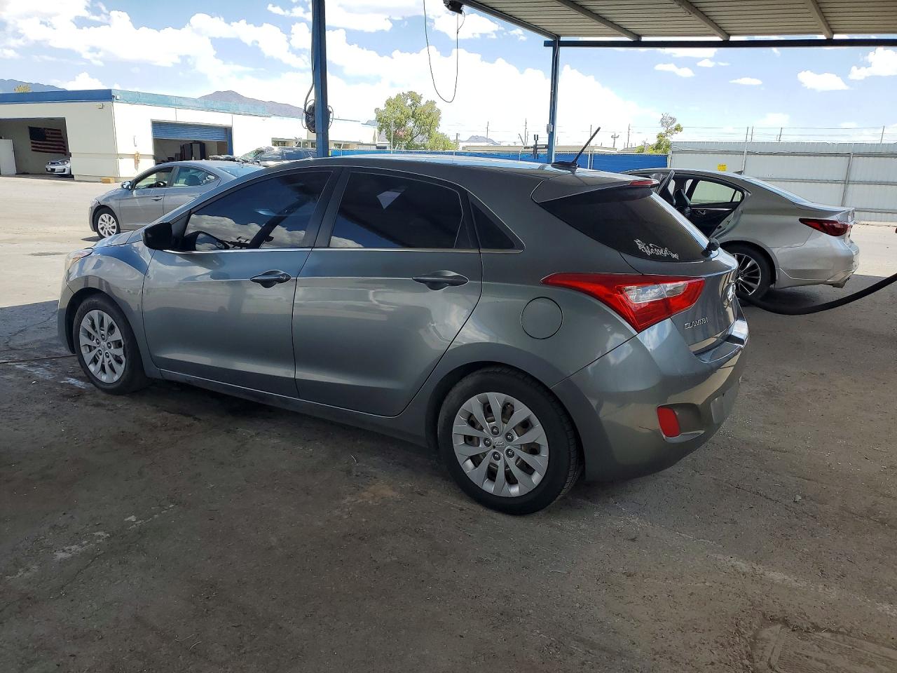 Hyundai ELANTRA Base