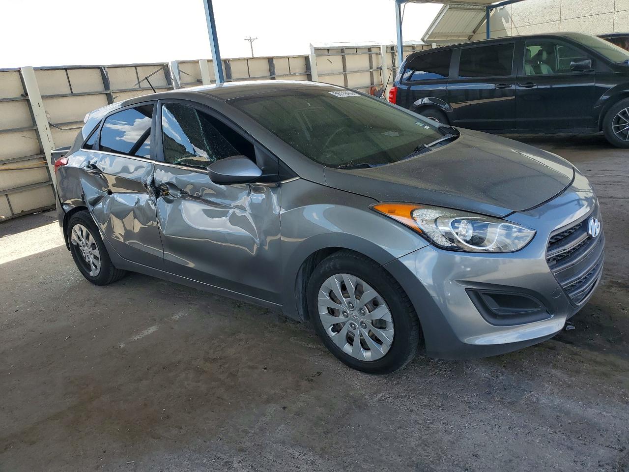 Hyundai ELANTRA Base