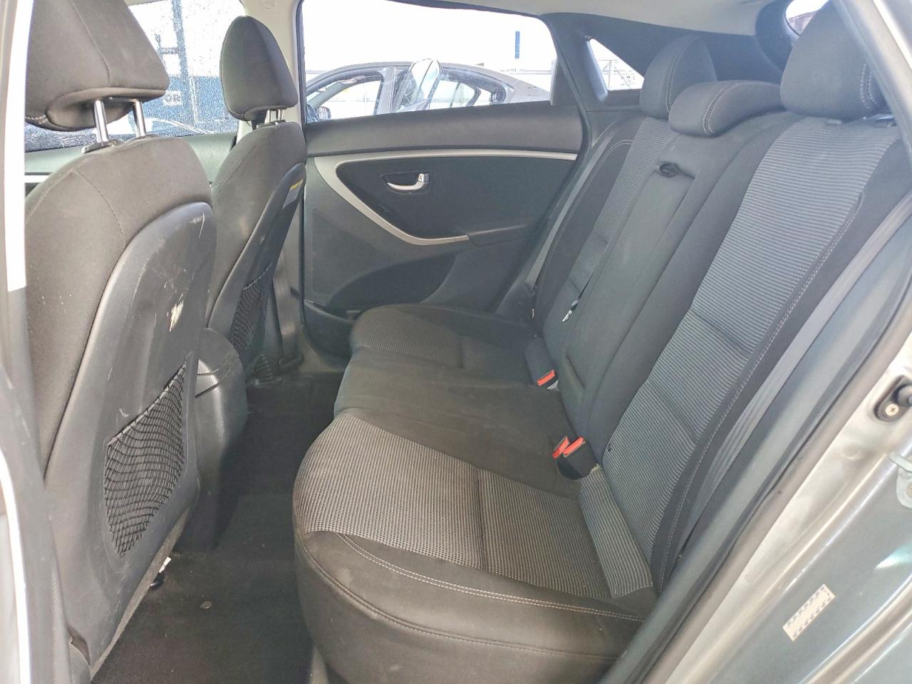 Hyundai ELANTRA Base